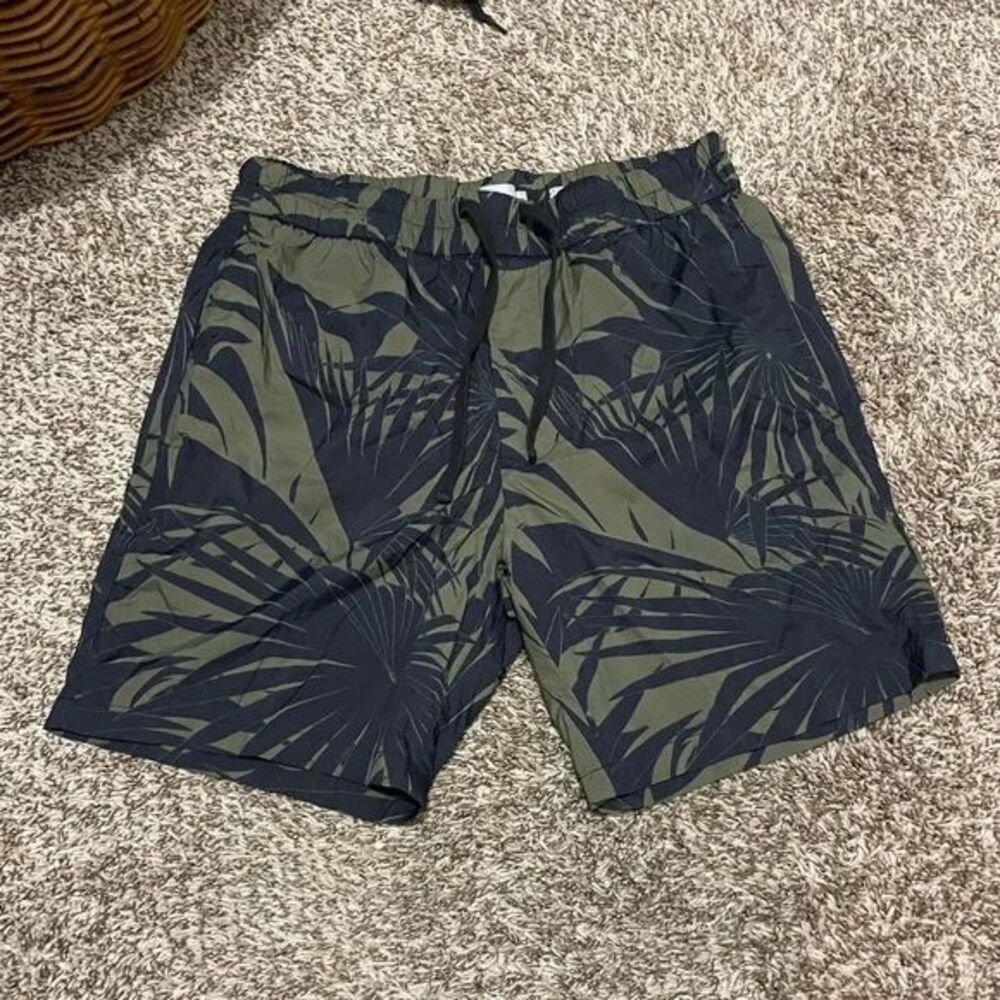 Vince Mid Length Boardshorts in Navy & Green Palm Leaf Print